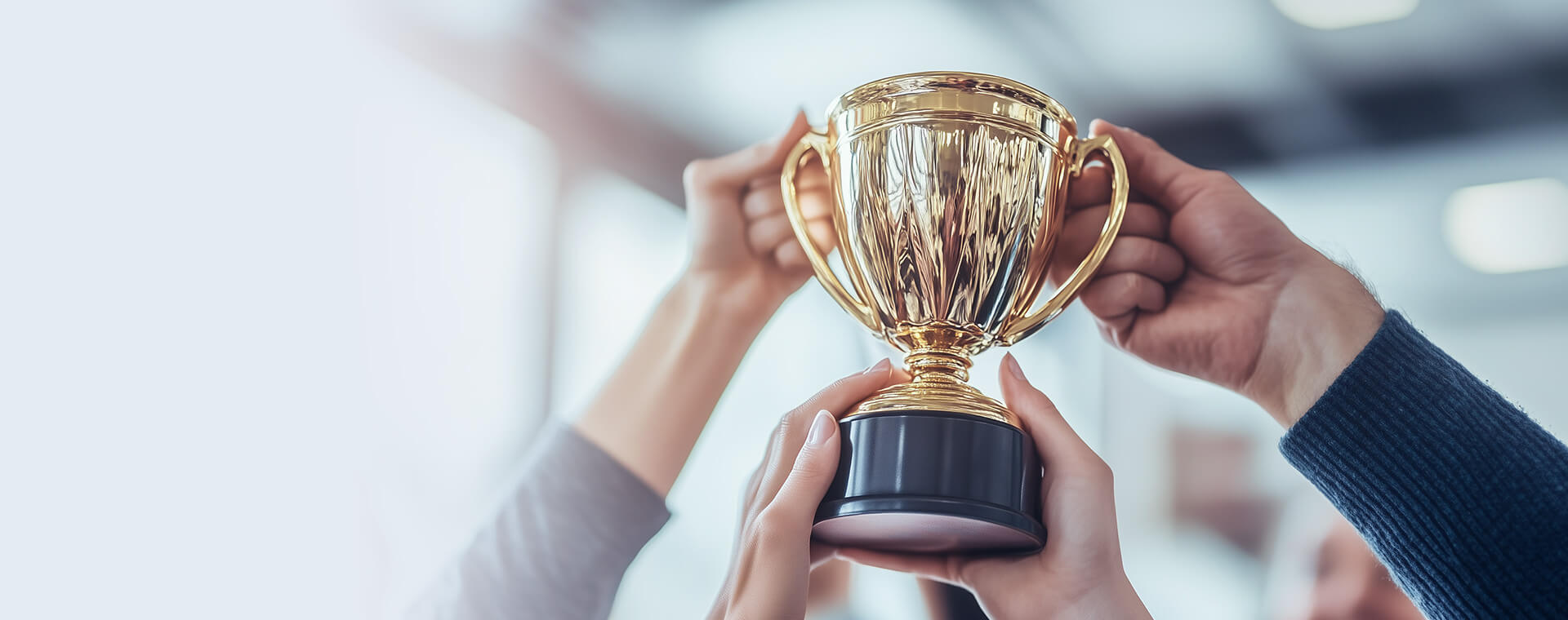 ���ڷǷ�����